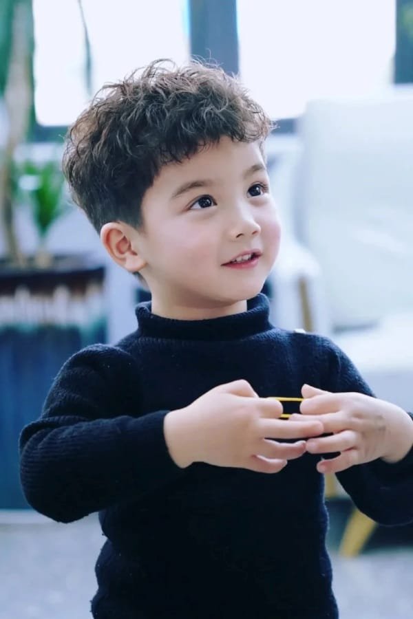 mẫu tóc bé trai 5 tuổi đẹp