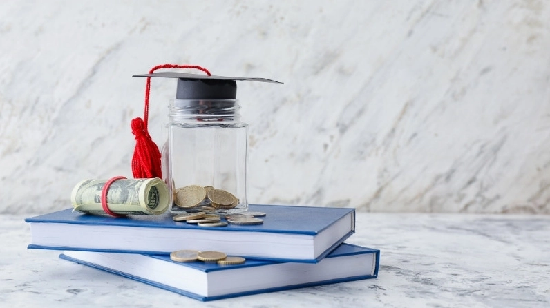 Lệ phí đăng ký tạm trú online cho cá nhân hoặc hộ gia đình là 7.000 đồng/lần đăng ký