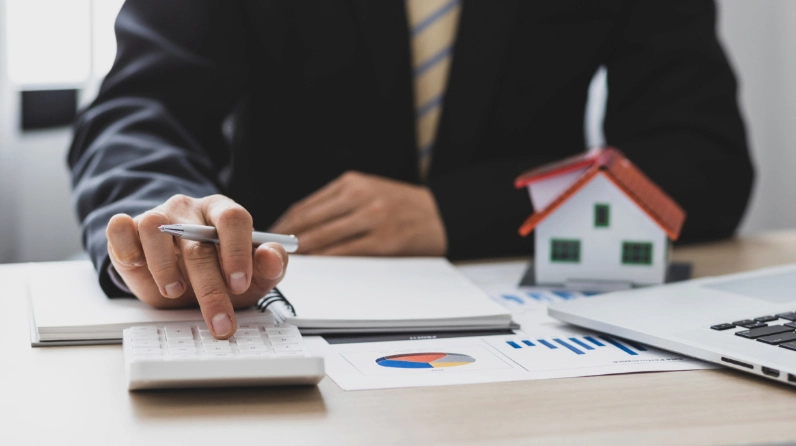 Lợi ích vay thế chấp 300 triệu trong 10 năm tại ngân hàng?