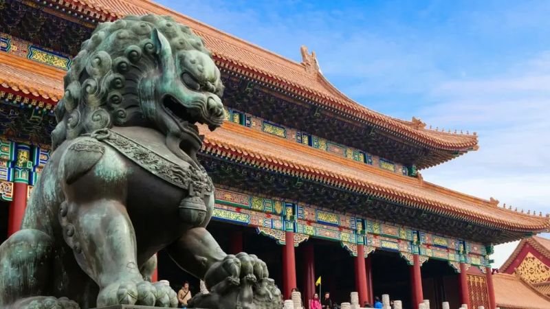 su-sup-do-cua-nha-ho-va-bai-hoc-lich-su