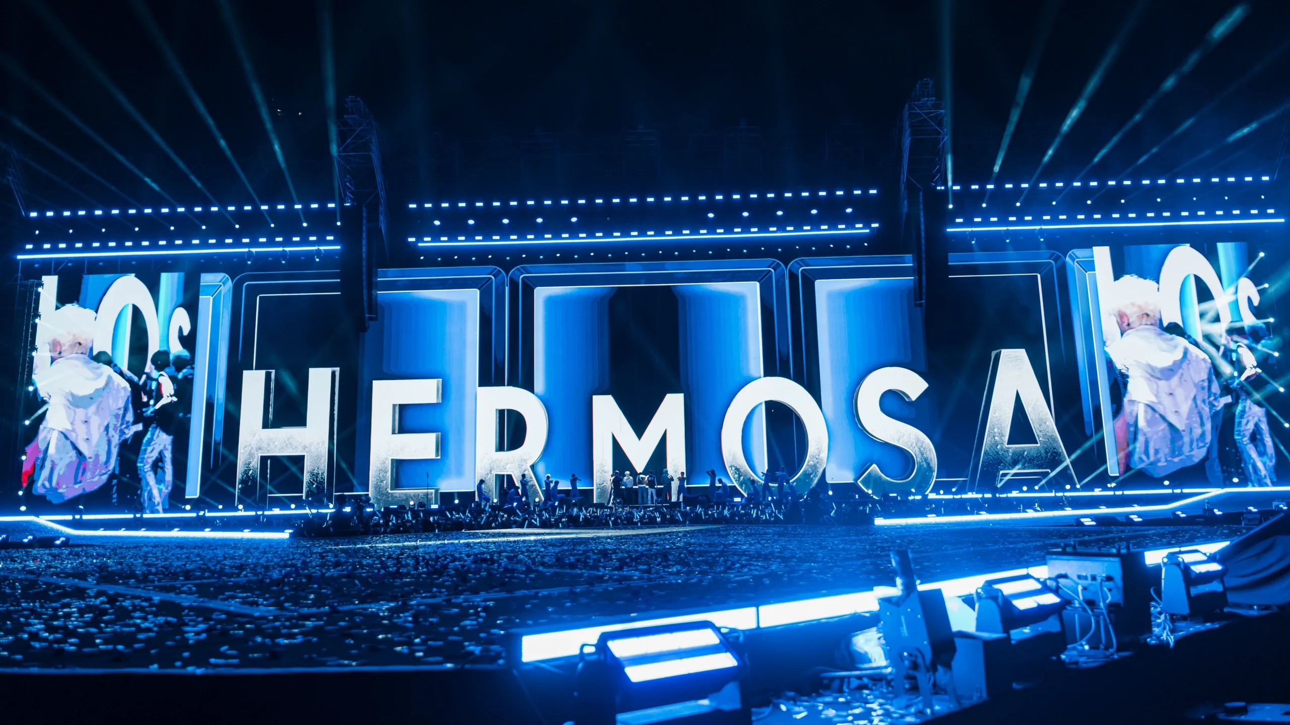 Tiết mục 'Hermosa' ở concert Anh trai say hi