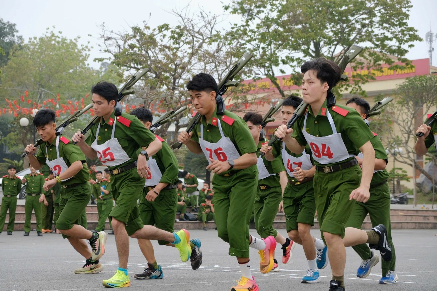 Tổ chức giải chạy vũ trang khối học viên K61S năm học 2025-2026