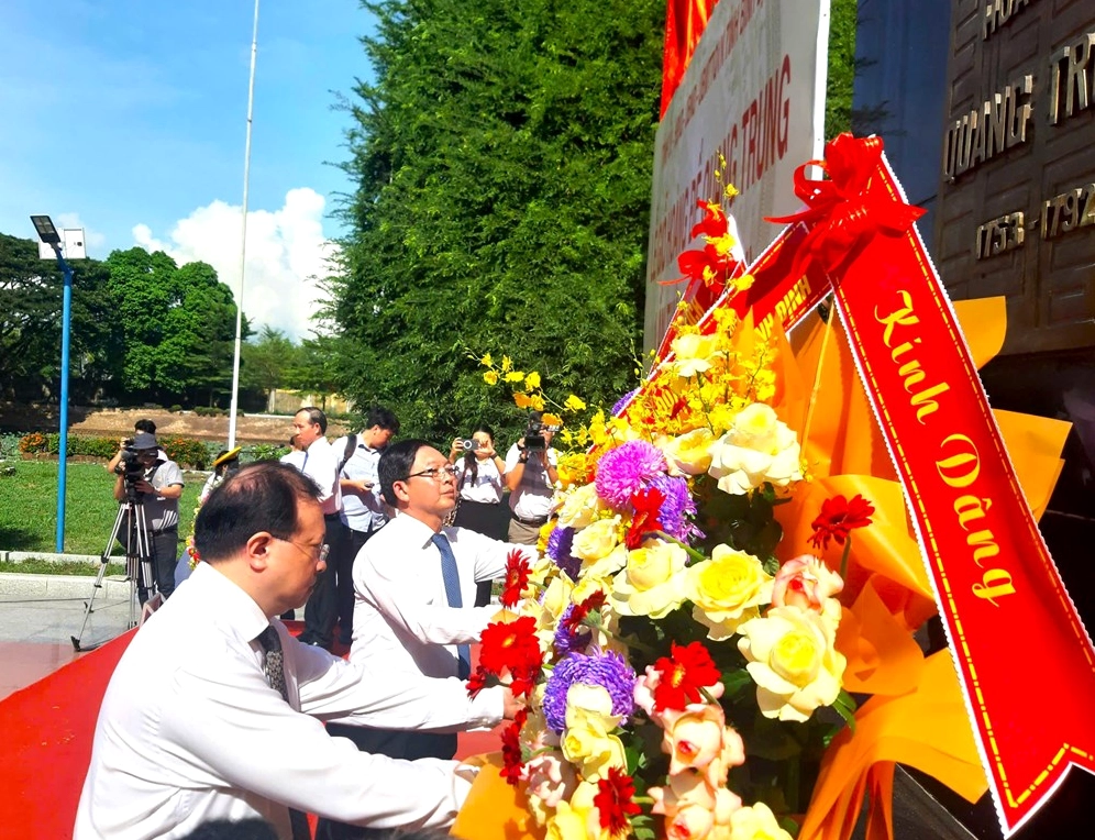 Tưởng nhớ vị anh hùng áo vải cờ đào - Quang Trung Nguyễn Huệ