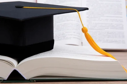 bang-dai-hoc-loai-kha-tieng-anh-la-gi-tu-vung-xep-loai-bang-_584