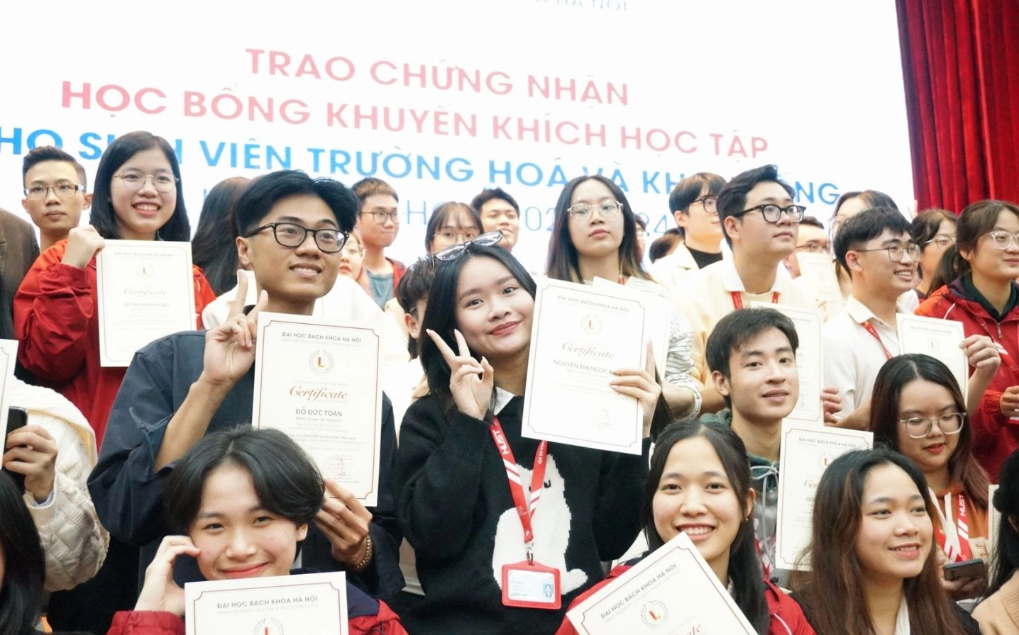 Chính sách học bổng và hỗ trợ sinh viên của HUST
