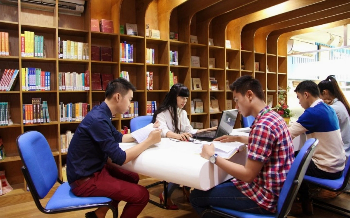 Cơ sở học tập trường Đại học Văn Hiến hiện đại