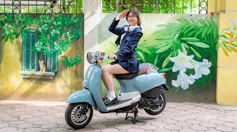 Crea Sadoka với thiết kế đèn pha đầy ấn tượng