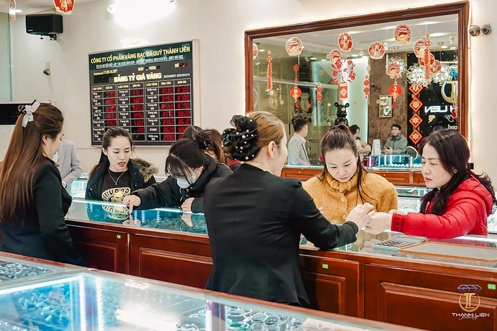 Cửa hàng vàng bạc đá quý Thành Liên đông khách
