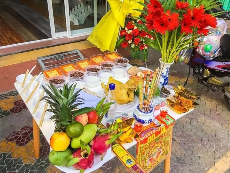 Gia chủ nên ưu tiên thực hiện nghi lễ giải hạn sao xấu ở trước sân nhà