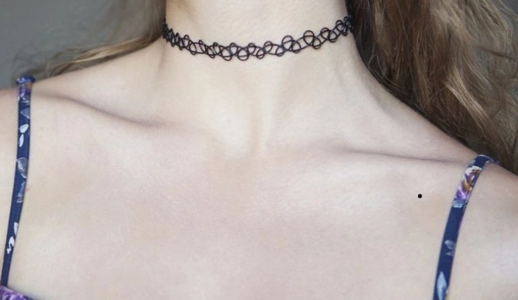 giai-ma-y-nghia-not-ruoi-o-xuong-quai-xanh-nam-nu-cuc-chuan-_920