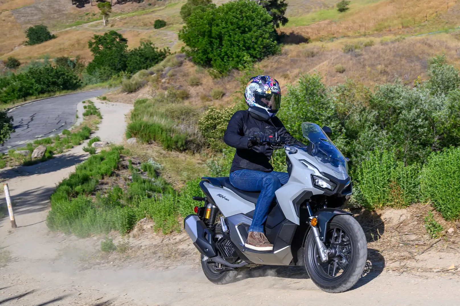 Honda ADV160 2026 trong vai trò xe tay ga phiêu lưu