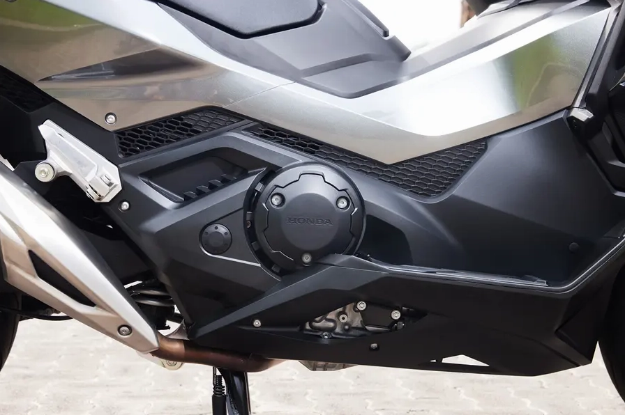 Honda Forza 750 engine