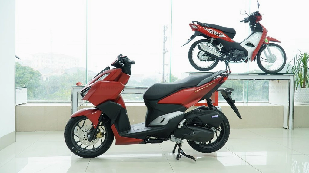 Honda Vario 160 phiên bản Đặc Biệt Đỏ Đen Bạc