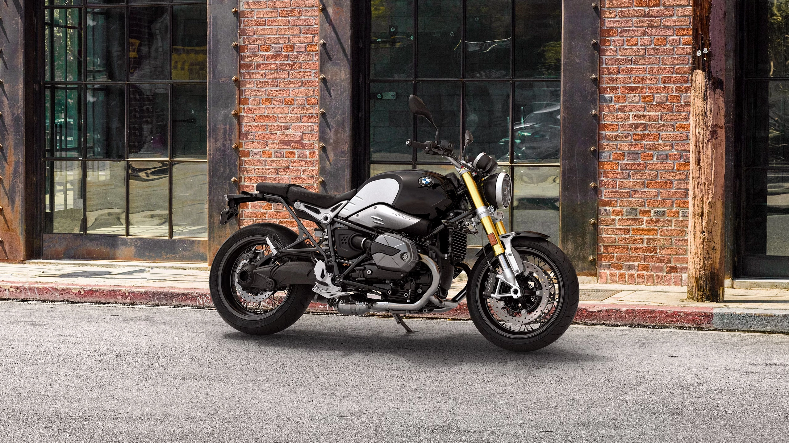 Huyền thoại xe máy BMW R nineT Classic