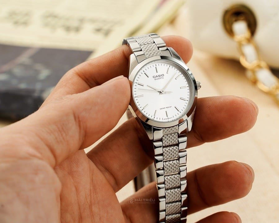 mẫu đồng hồ nữ hot trend