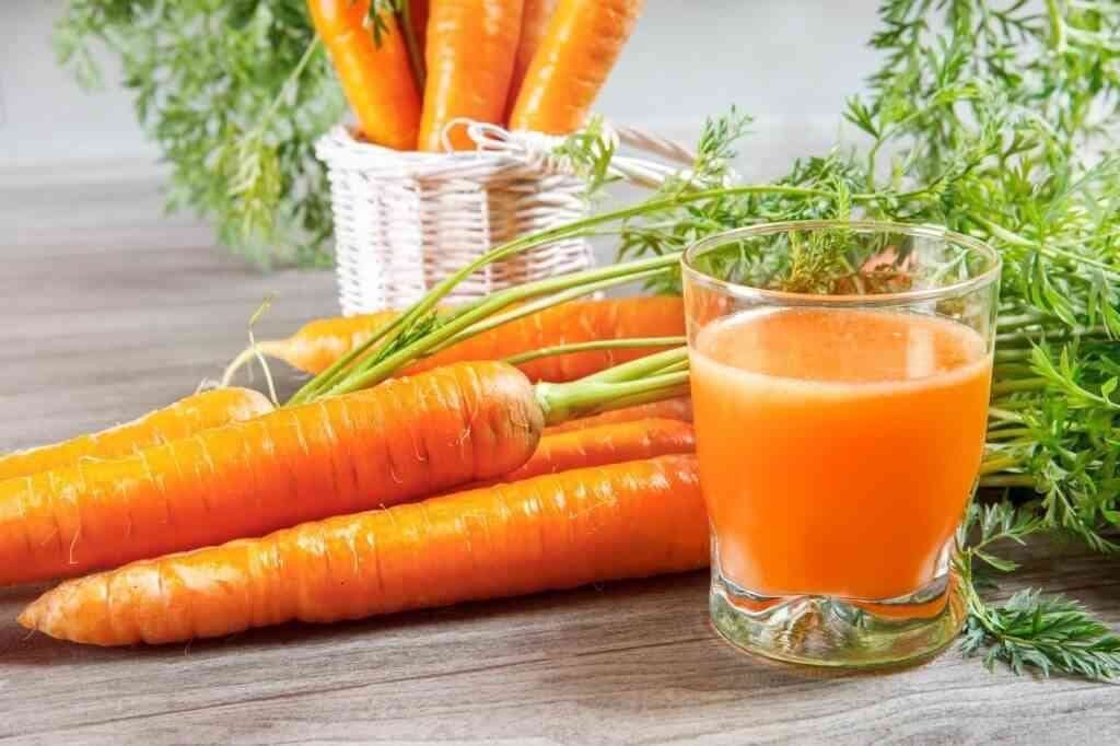 uống nước ép cà rốt có tốt không