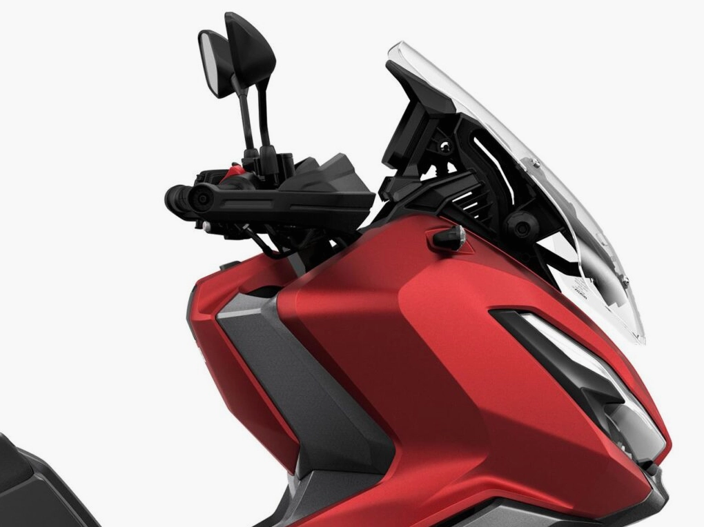 Kính chắn gió điều chỉnh 4 mức trên Honda ADV 350