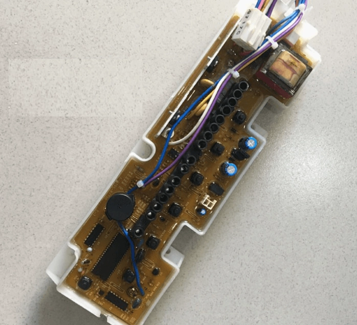 Máy giặt Sanyo báo lỗi E2 do bo mạch điều khiển bị lỗi