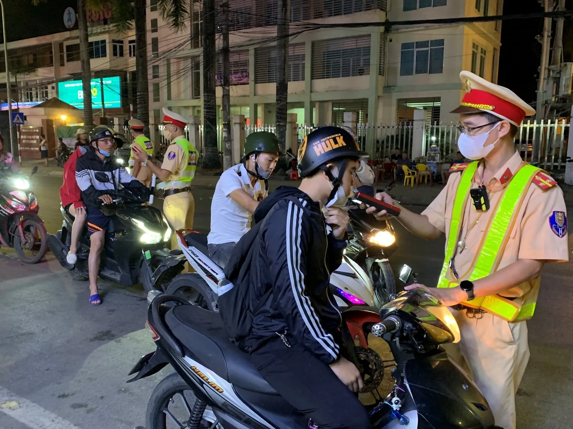 Mức phạt nồng độ cồn xe máy 2026