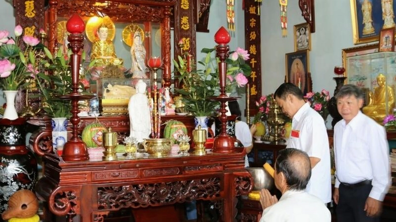 Mùng 3, mùng 4 và ngày 15, 16 Âm lịch nên tránh lau dọn bàn thờ