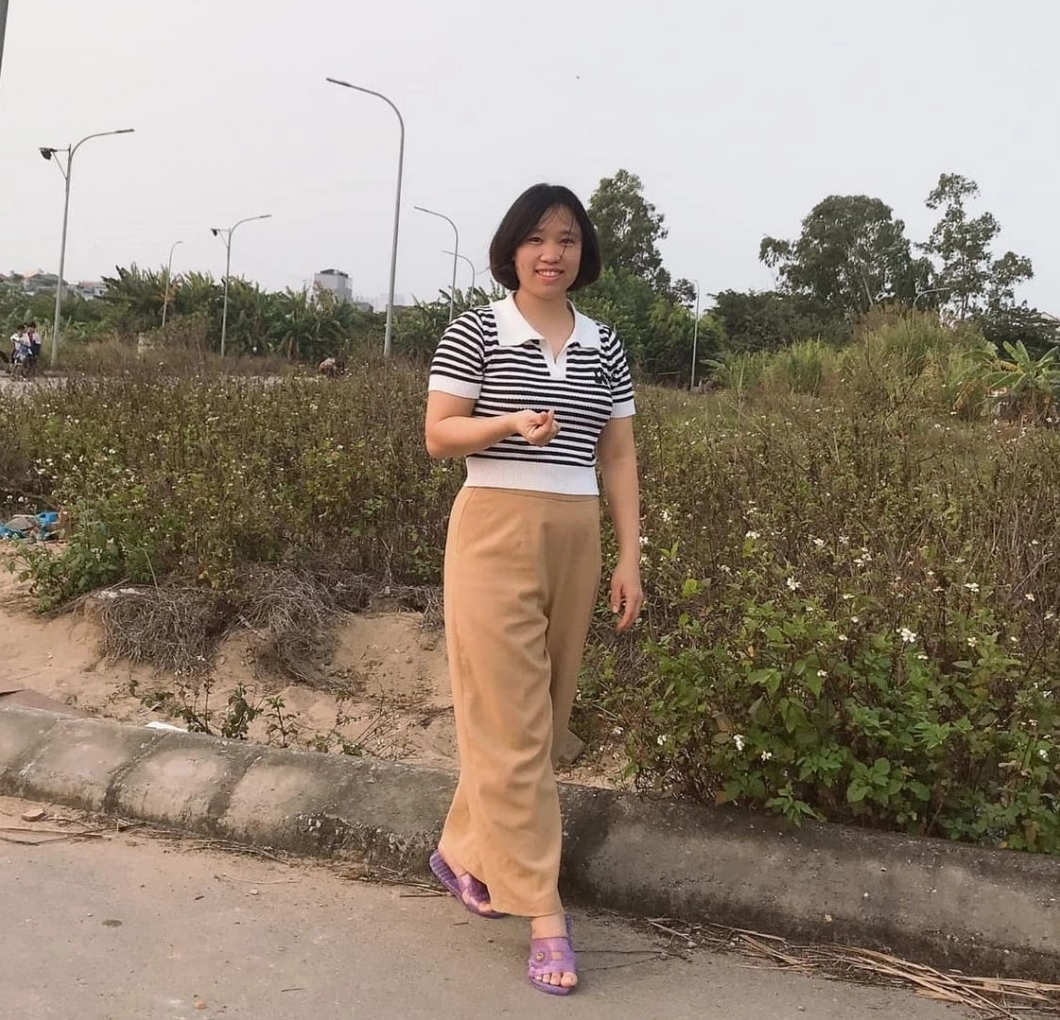 Nhân viên nhiệt tình hỗ trợ khách hàng tại cửa hàng xe máy Honda gần nhất