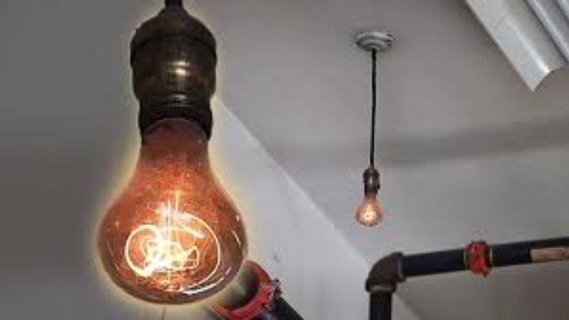 nhung-dong-gop-then-chot-tren-con-duong-phat-minh-bong-den-soi-dot