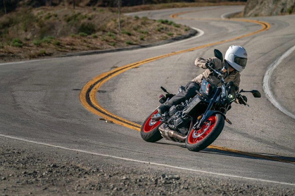 Phanh ABS trong cua trên MT-09 có gì đặc biệt?