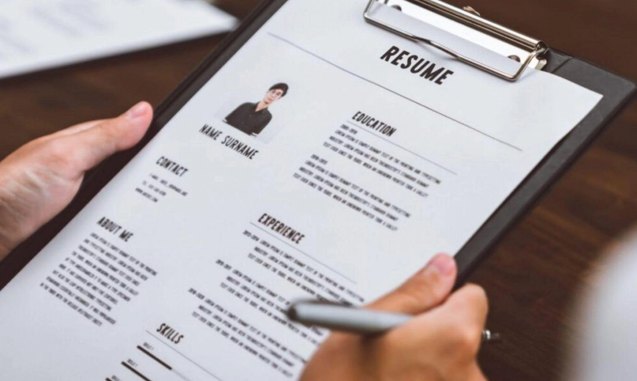 Tham khảo cách viết sơ yếu lý lịch chuẩn xác cho công nhân.