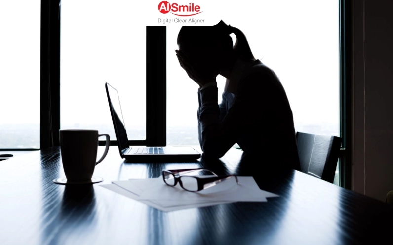 Trong dân gian Việt Nam, mơ rụng răng thường bị xem là điềm xấu, còn phương Tây lại coi đó là dấu hiệu của thay đổi hoặc mất kiểm soát