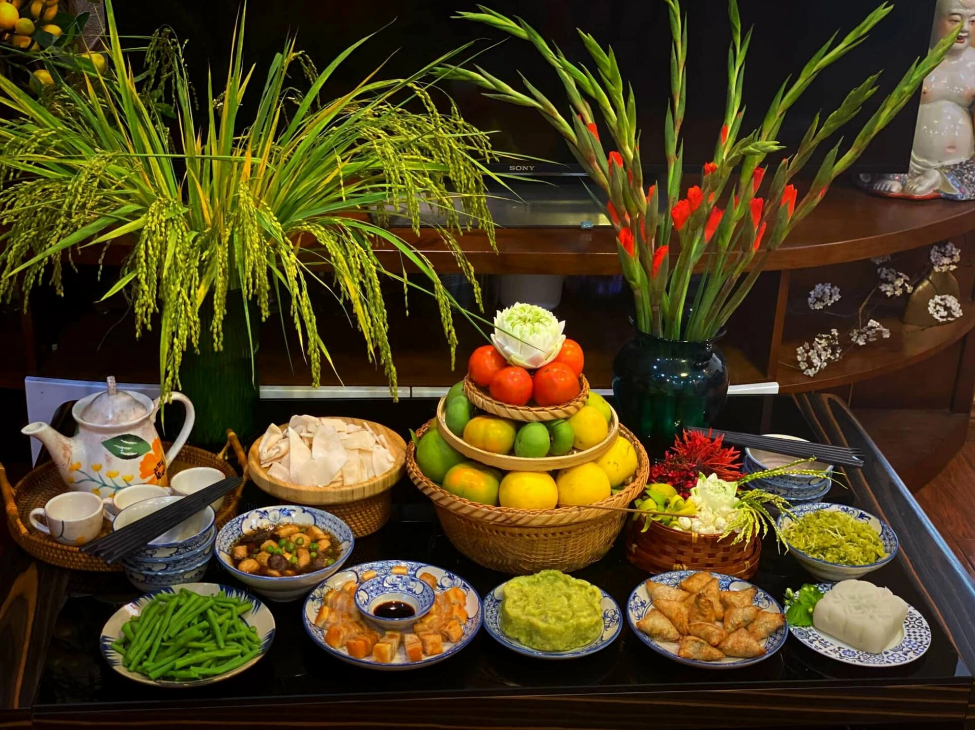 ve-nha-moi-mang-gi-vao-truoc-de-thu-hut-may-man-ruoc-tai-loc_899