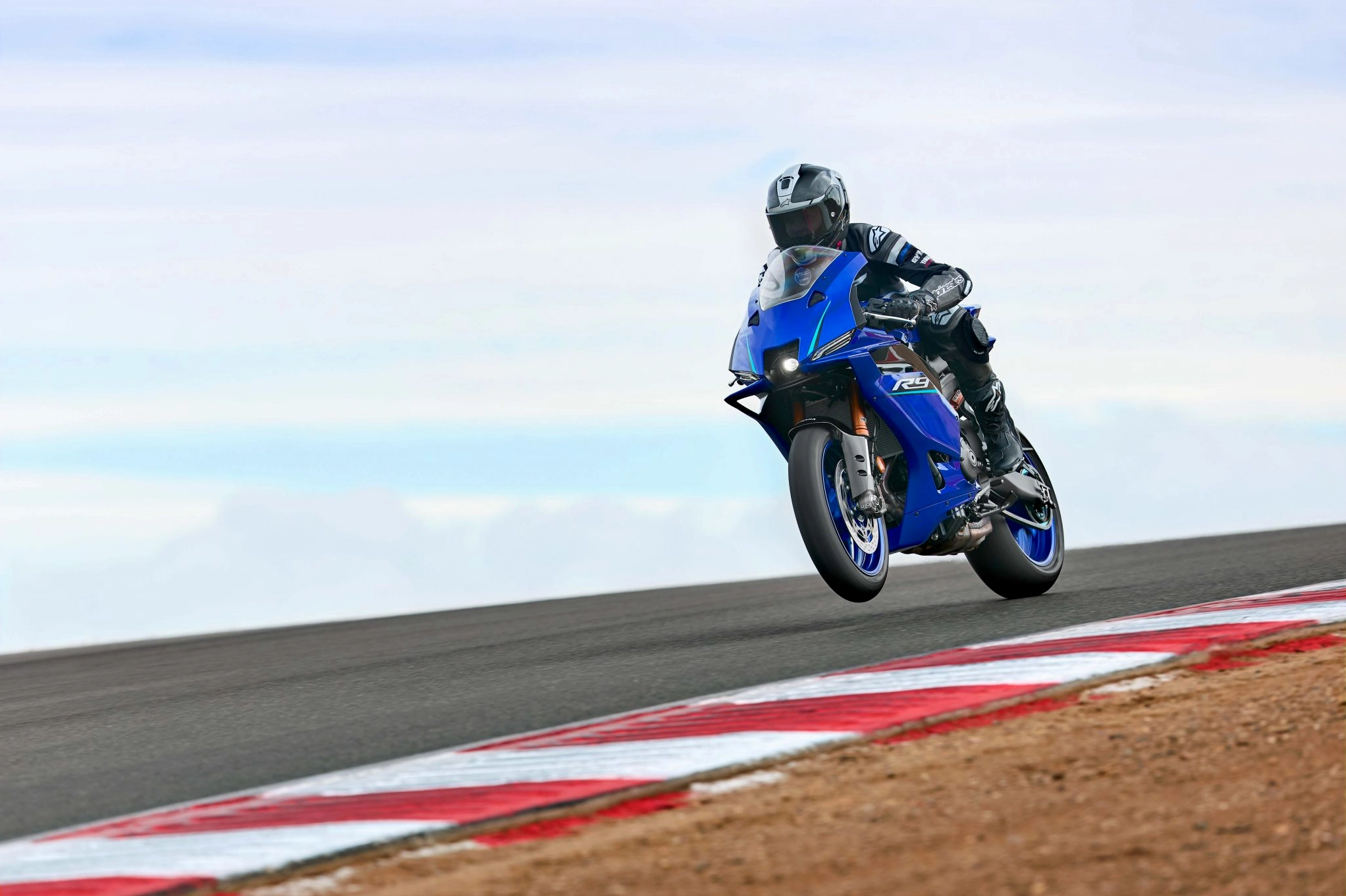 Yamaha YZF-R9 2026 mới nhất – Đã có mặt tại Revzone Yamaha Motor