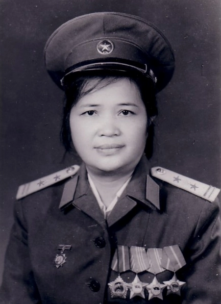 Đại tướng Nguyễn Thị Định trong một buổi lễ