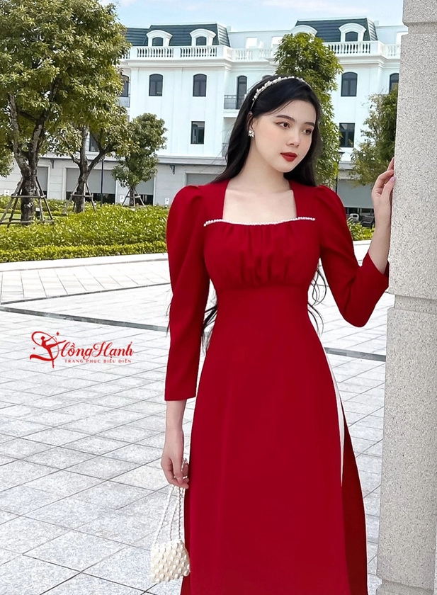 Áo dài cổ vuông với tay phồng