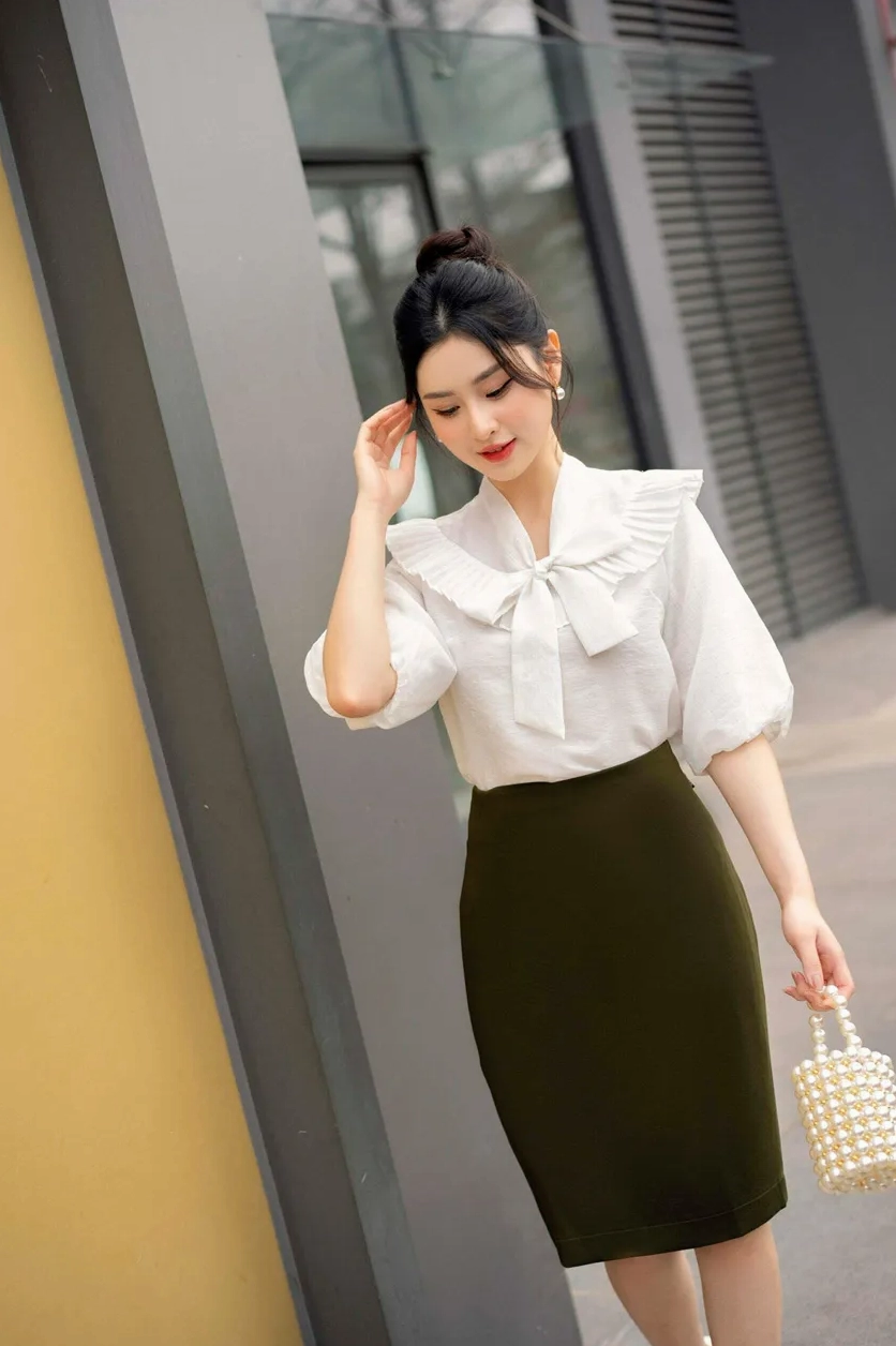 Áo sơ mi nữ tay lỡ cổ điển màu trắng