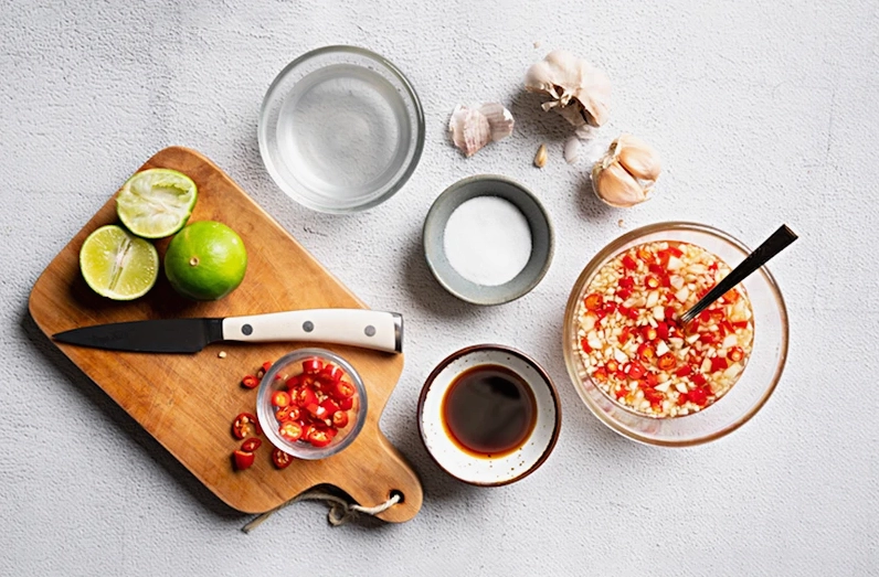 Bát nước mắm chua ngọt hấp dẫn