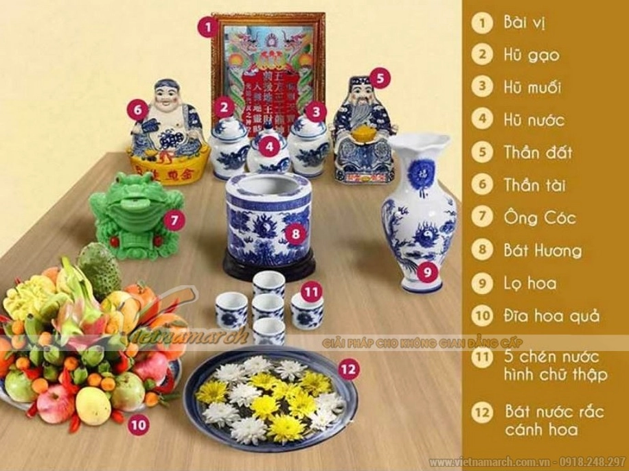 Bày trí hũ gạo muối nước trên bàn thờ thần tài