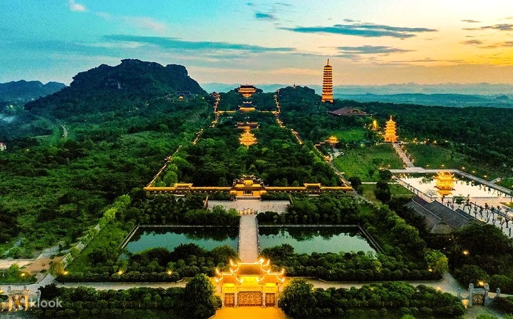 Cảnh biển Bãi Dinh thơ mộng