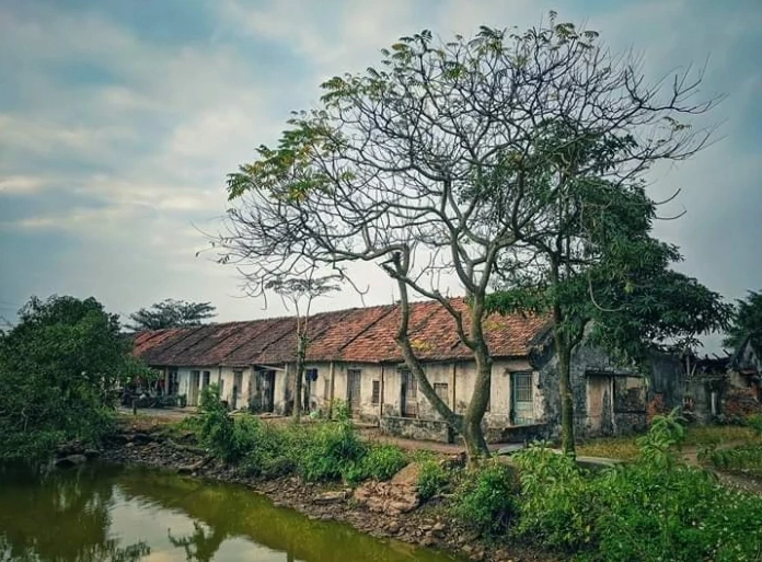 Cảnh quan Làng Vũ Đại ven sông Châu Giang