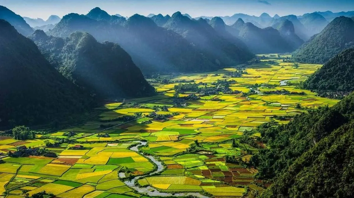 Cảnh quan núi non hùng vĩ của Việt Nam