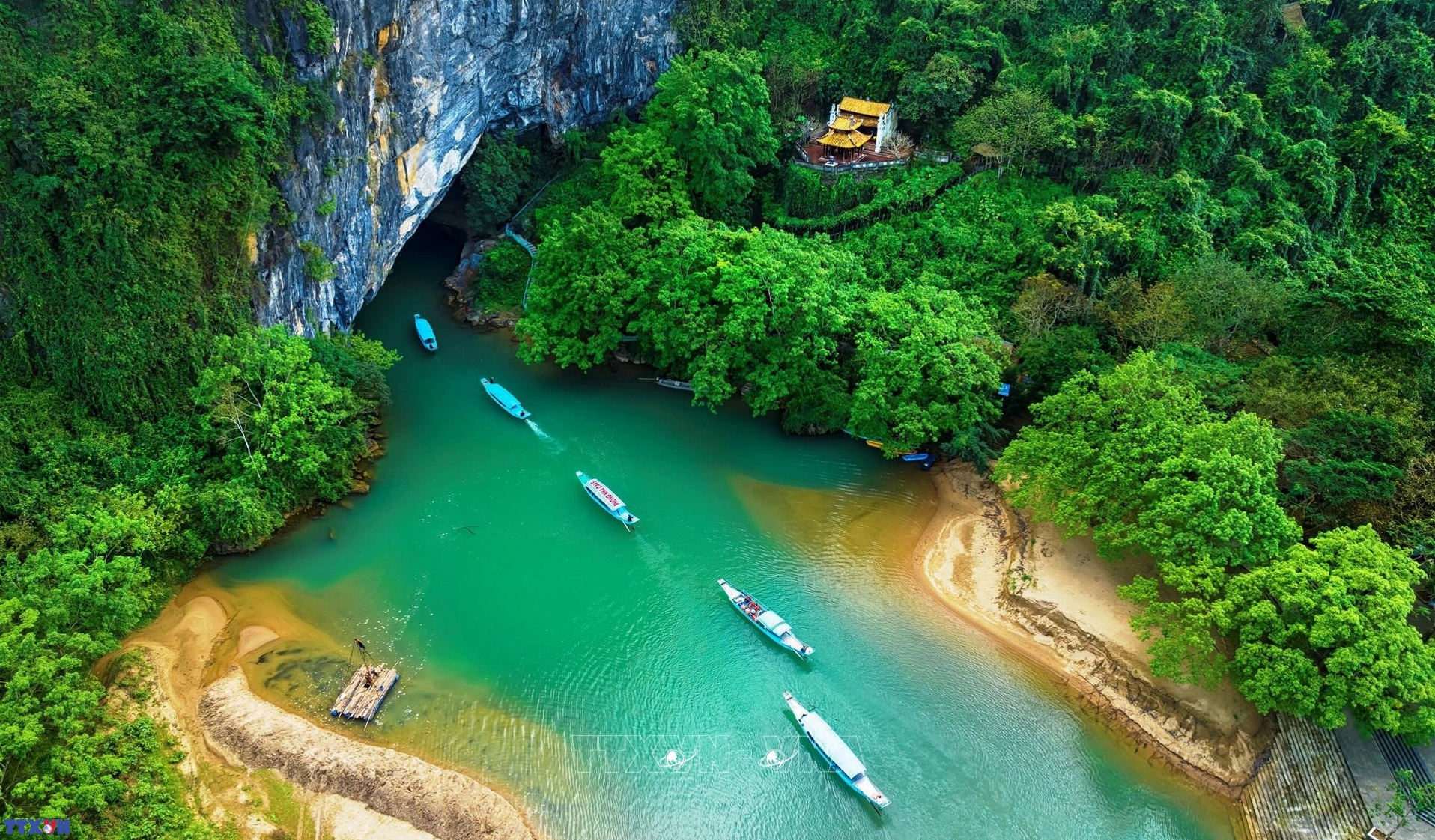 Cảnh quan thiên nhiên tươi đẹp tại Vườn quốc gia Phong Nha - Kẻ Bàng