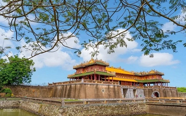 Cầu Tràng Tiền Huế về đêm
