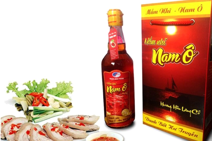 Chai nước mắm Nam Ô - Đặc sản trứ danh của Đà Nẵng