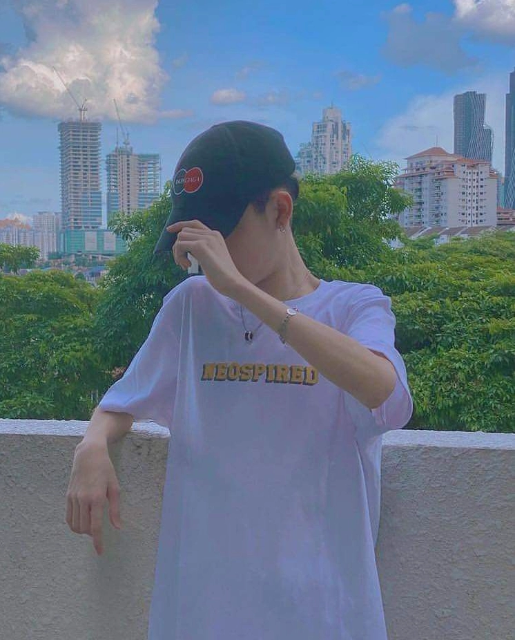 Chàng trai Việt Nam với nụ cười tươi tắn