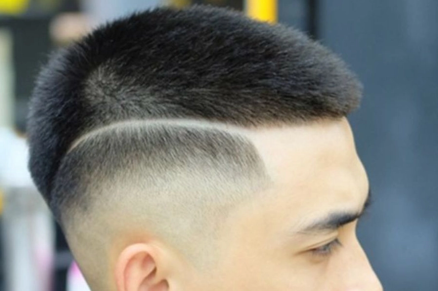 Chàng trai với kiểu tóc layer ngắn nam đầy phong cách