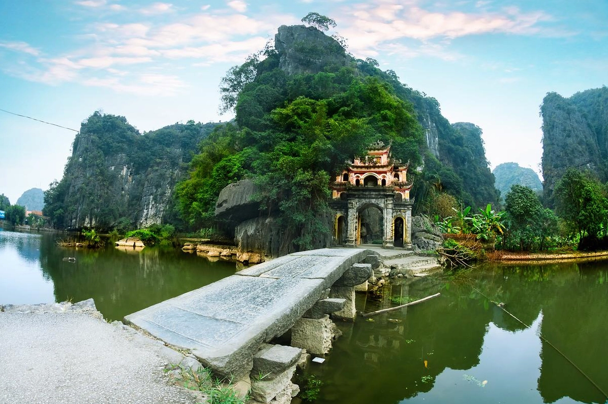 Chùa Bái Đính với kiến trúc đồ sộ
