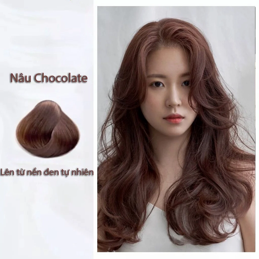 Cô gái với mái tóc nhuộm màu nâu tây