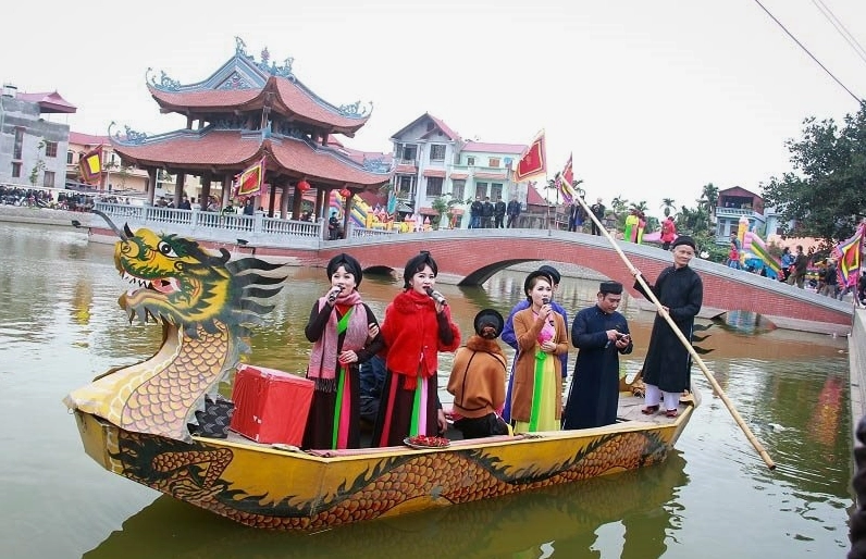 Hình ảnh các liền anh, liền chị Hội Lim biểu diễn