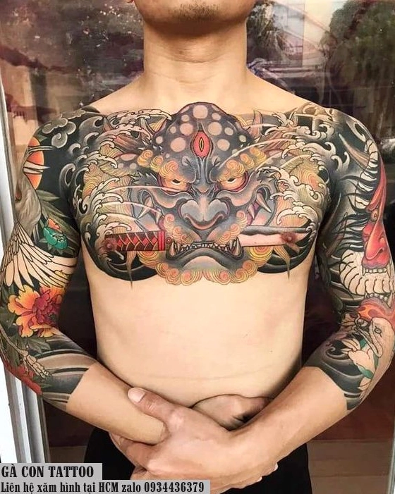 Hình xăm full ngực phong cách nghệ thuật