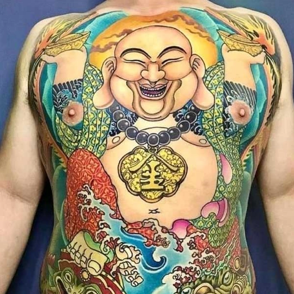 Hình xăm ông Thần Tài ở bụng