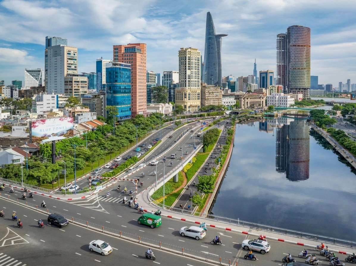 Hoạt động logistics tại khu vực kinh doanh, Phường Trung Mỹ Tây
